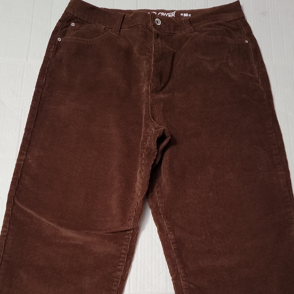 WALLFLOWER The Dad Fit High Rise Corduroy Jeans Size 11 Like New - Picture 5 of 10